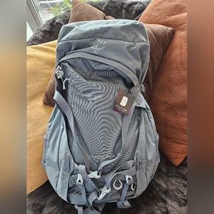 Osprey Fairview trek 70 women's travel pack, Gray.